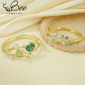 Brazalete Abierto de Latón Chapado en Oro de 14k, Elegante y Retro, con Cristales de Colores, Impermeable y de Alta Calidad para Mujer - Product Image 2