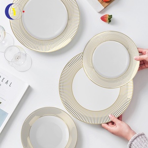 Services <span class=keywords><strong>de</strong></span> table en céramique modernes <span class=keywords><strong>à</strong></span> rayures dorées, écologiques, pour assiettes <span class=keywords><strong>à</strong></span> steak, pâtes et soupes, idéales pour hôtels, maisons et <span class=keywords><strong>repas</strong></span> <span class=keywords><strong>de</strong></span> mariage - Product Image 1