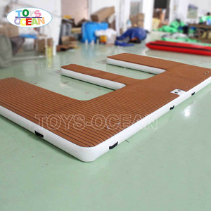 Plataforma <span class=keywords><strong>de</strong></span> muelle <span class=keywords><strong>flotante</strong></span> <span class=keywords><strong>de</strong></span> agua inflable <span class=keywords><strong>de</strong></span> PVC para exteriores personalizada para hoteles resorts barcos abiertos con <span class=keywords><strong>colores</strong></span> personalizados Ride-ons - Product Image 3