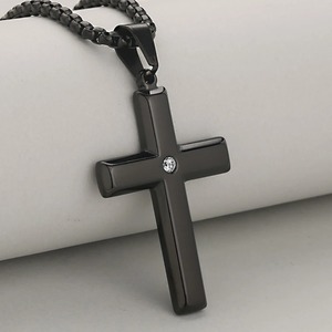 Collar con Colgante de Cruz Católica de Acero Inoxidable, Estilo Punk Gótico con Incrustaciones de Cristal, Joyería Espiritual Cristiana para Hombres y Mujeres - Product Image 3