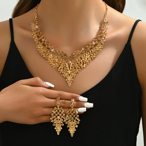 Ensemble collier et boucles d'oreilles plaqué or en alliage, style punk, pour femme, idéal pour mariage et soirée, directement de l'usine - Product Image 1