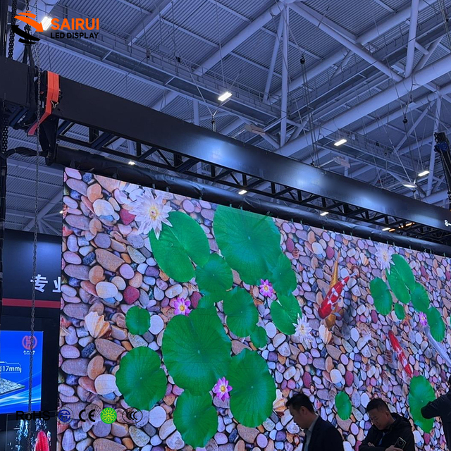 Innovative P0.78 P1.25 P1.5 P1.95 Full Color Foldable Led Display Wall Mounted
