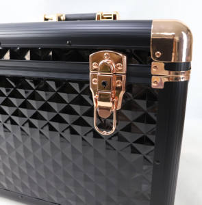 Boîte à outils de toilettage portable en aluminium personnalisable Boîte de rangement rigide pour chevaux avec support OEM - Product Image 4