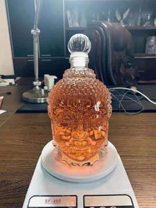 De la botella de <span class=keywords><strong>vino</strong></span> de 750 ml con tapa de aluminio con tapa de madera grabado de <span class=keywords><strong>vino</strong></span> de vidrio botella en forma de botella de <span class=keywords><strong>vino</strong></span> - Product Image 3