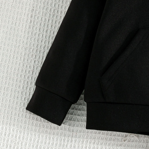 Ensemble tendance camouflage deux pièces pour bébés garçons, sweat à capuche noir à manches longues avec poche, pantalon de jogging, vêtements chauds et confortables pour l'automne - Product Image 4