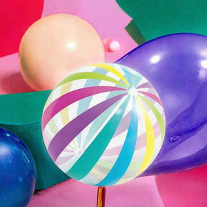 Pelota de playa inflable de plástico grande de 107 cm, fabricada en Vietnam, con certificación BSCI y FCCA. - Product Image 3