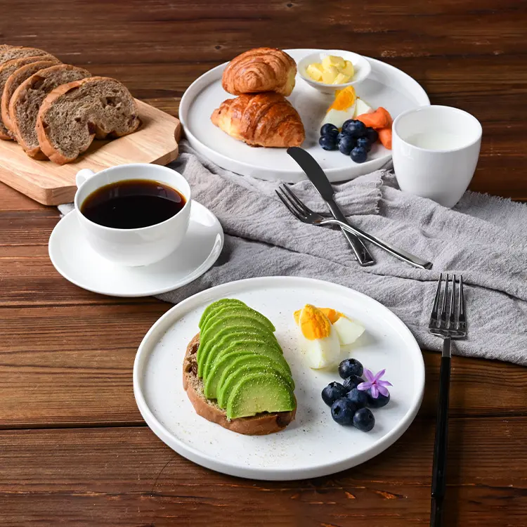 Großhandel Keramik platte mit billigen Bulk Flat White Porzellan Teller für die Hochzeit