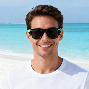 Lunettes de soleil unisexes JHD1028, monture noire en PC, protection UV400, verres de classe 2 pour la protection solaire et les tenues de voyage tendance - Product Image 1