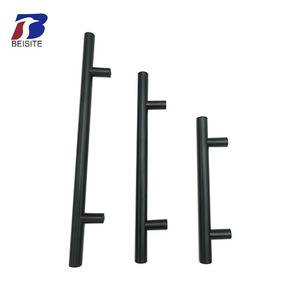 Kenop Gagang Pintu Lemari Dapur/Kamar Tidur Bentuk T dari Baja Anti Karat dengan Motif Bunga Gulung Hitam Emas Kontemporer Mewah - Product Image 2