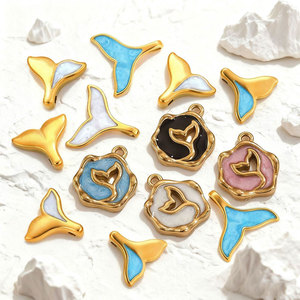 Dijes Personalizados Impermeables al por Mayor, Chapados en Oro de 14k y 18k, de Acero Inoxidable 316L, con Diseño de Cola de Ballena y Pez Esmaltada, para Fabricación de Joyas - Product Image 4