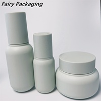Vente en gros d'usine de flacons de savon liquide blancs vides 30ml 50ml 100ml 150ml en plastique violet et vert avec applicateur pour pompes à eau