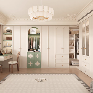 Armoire moderne minimaliste crème style français, porte laquée courbée avec étagères contrastées, vitrine latérale pour rangement de chambre - Product Image 2