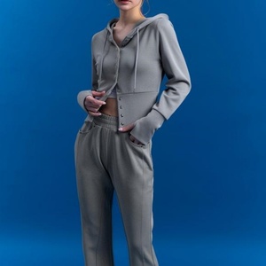 Sudadera con Capucha Corta de Yoga para Mujer, con Cordón Ajustable, Suave, con Botones y Logotipo Personalizado al por Mayor - Product Image 1