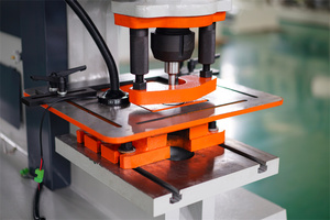 Máquina Hidráulica para Trabajar Hierro, Máquina Multifuncional para Cortar Barras de Hierro - Product Image 3