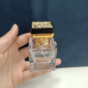 Lüks altın parlak kap parfüm şişesi sprey 30ml/50ml High-end cam taşınabilir narin parfüm şişesi boş <span class=keywords><strong>Atomizer</strong></span> - Product Image 2