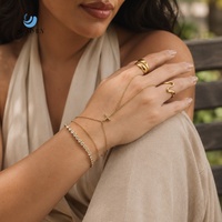 SUMMLY Conjunto de Joyería de Moda: Pulsera de Cadena con Cruz de Circones y Anillo Abierto Martillado Ondulado, Chapado en Oro de 18k, Acero Inoxidable