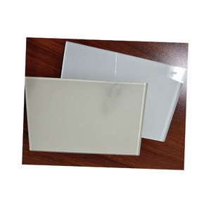 Verre peint en arrière de 4 mm, blanc huître RAL 1013 / blanc nacré, sur verre flotté extra clair pour décorations - Product Image 1