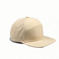 Casquette de performance perforée à 6 panneaux, anti-humidité, en polyester non structuré, avec logo personnalisé et patch PVC, respirante pour le sport