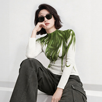 2026 Blouse plissée audacieuse de luxe discret, haut à col montant fluide et sophistiqué à motif graphique, tenue formelle, sociale et avant-gardiste pour boutique