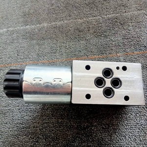 วาล์วควบคุมทิศทางแบบสัดส่วน Parker D1FBE01GL0NKW314 วาล์วไฮดรอลิกอุตสาหกรรมโลหะ - Product Image 2