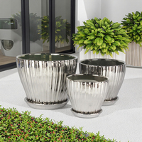 Fournisseur de jardin Lot de 3 pots de fleurs modernes en céramique de couleur blanche solide avec soucoupe