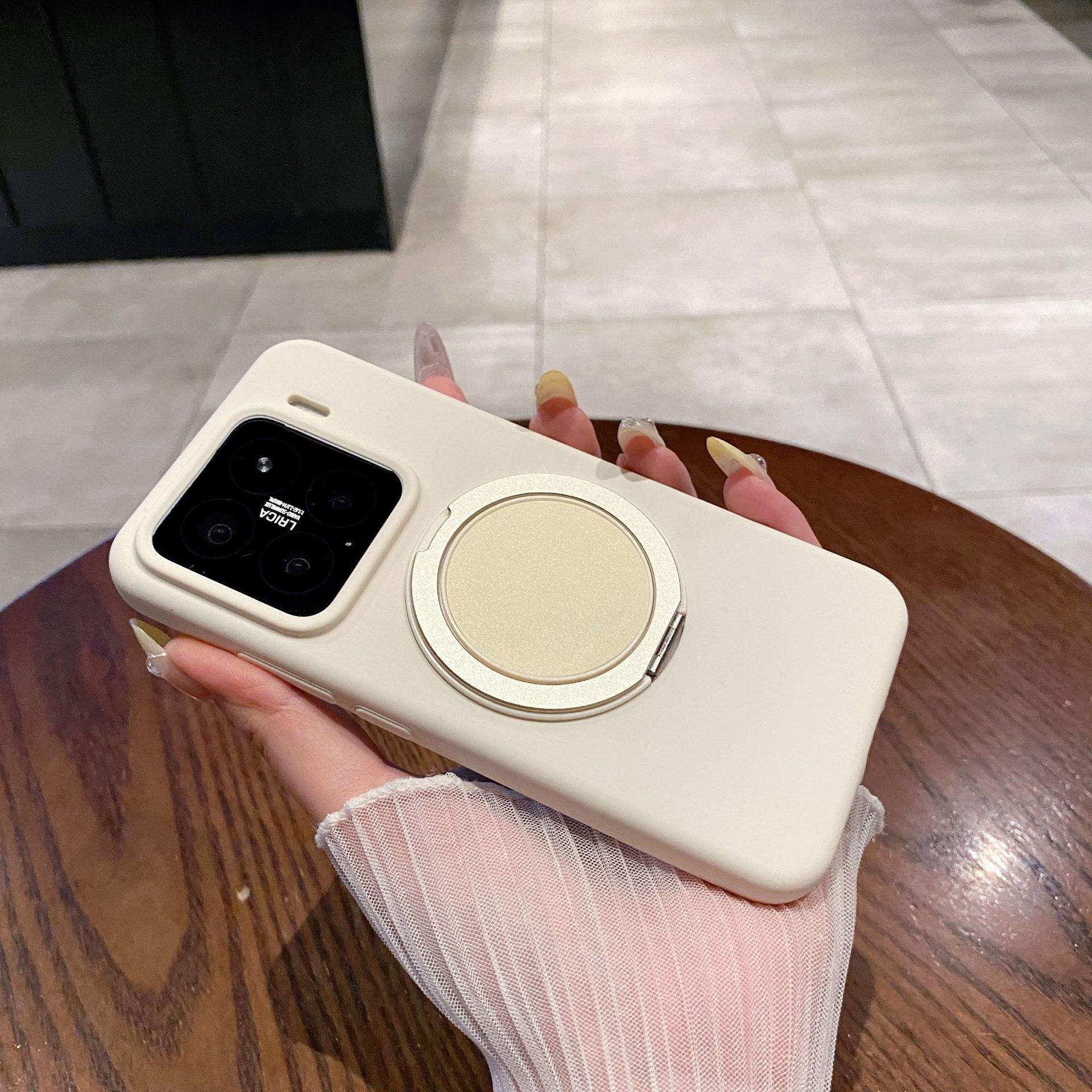 สีขาวโบราณ