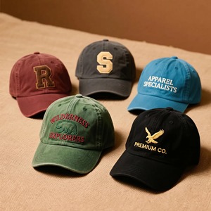 Casquette de baseball blanche à 6 panneaux avec logo personnalisé OEM, en coton et feutre appliqué - Product Image 1