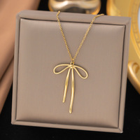 Collier tendance minimaliste avec pendentif en forme de cœur de papillon en acier inoxydable plaqué or 18 carats, cadeau de bijoux