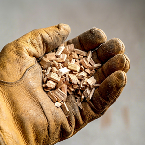 Virutas de Madera de Acacia Natural - Combustible de Biomasa a Granel para Calderas Industriales y Grandes Fábricas de Papel - Fuente de Energía Sostenible - Product Image 1