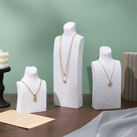 Support à bijoux créatif en résine, figurine en plâtre, présentoir à colliers, accessoire de photographie d'ambiance, accessoires pour présentoir de magasin
