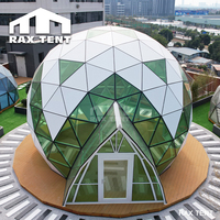 Dôme géodésique préfabriqué en verre avec mezzanine pour camping et événements