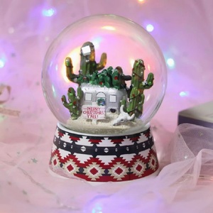 Globo de Nieve Navideño LED Personalizado, Hecho a Mano con Resina, Cactus del Desierto del Suroeste, Vaquero Pintado a Mano, Personalizable, 10 cm, Decoración Navideña - Product Image 5