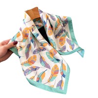 Écharpe carrée en fausse soie personnalisée pour femme, imprimé plumes et coquillages, foulard, écharpe de tête, foulard pour cheveux, petit châle élégant