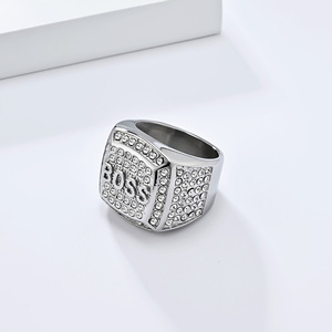 Anillo Cuadrado Boss Letter con Micro Pavé de Diamantes Completos, Joyería Masculina para Fiestas, Acero de Titanio Chapado en Oro - Product Image 4