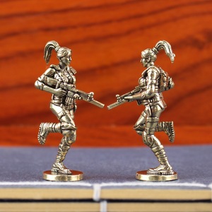Figura de <span class=keywords><strong>soldado</strong></span> femenina especial de latón Dingtong, una decoración de <span class=keywords><strong>soldado</strong></span> de las fuerzas armadas más vendida en la zona del Delta. - Product Image 2
