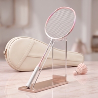 Raquette d'entraînement polyvalente et équilibrée avec un manche en carbone absorbant les chocs, dotée d'une structure de manche mince, rigide et sans torsion.