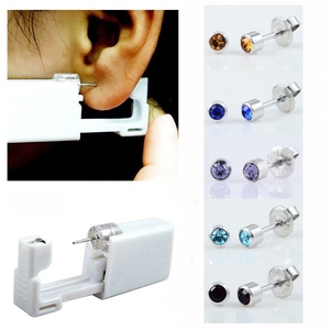 Boucles d'oreilles en acier inoxydable plaqué or avec pierre de naissance, unité de perçage d'oreille jetable, bijoux de corps stérilisés pour enfants, mariage - Product Image 3