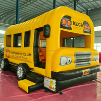Trampoline gonflable sur le thème du bus scolaire jaune à vendre