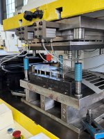 Presse pneumatique, machine de poinçonnage pneumatique, équipement de presse puissante pour la production de quincaillerie et le marquage des métaux
