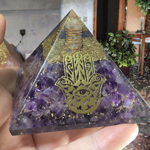 Nouveautés : Pyramide d'orgonite en améthyste de haute qualité avec des éclats de pierres précieuses naturelles pour la protection énergétique contre les CEM, décoration, cadeau - Product Image 3