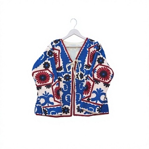 เสื้อแจ็คเก็ต Rajasthani ผ้าฝ้ายถักลาย Suzani ปักลายดอกไม้ด้วยเครื่องจักร  รักษ์โลก ระบายอากาศได้ดี คอวี เหมาะสำหรับฤดูหนาว - Product Image 1
