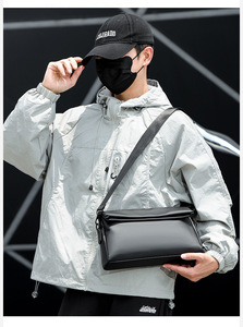 Bolso Bandolera de Fin de Semana para Hombre con Diseño de Logotipo Personalizado, Bolso de Cintura para Trabajo y Fitness, Bolso Cruzado de Nylon Negro, Riñonera para Hombre - Product Image 6