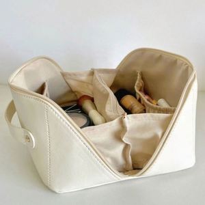 Grande trousse de toilette de voyage personnalisée en PU pour femmes, pochette à maquillage portable qui s'ouvre à plat, style fermeture éclair pour dames - Product Image 3