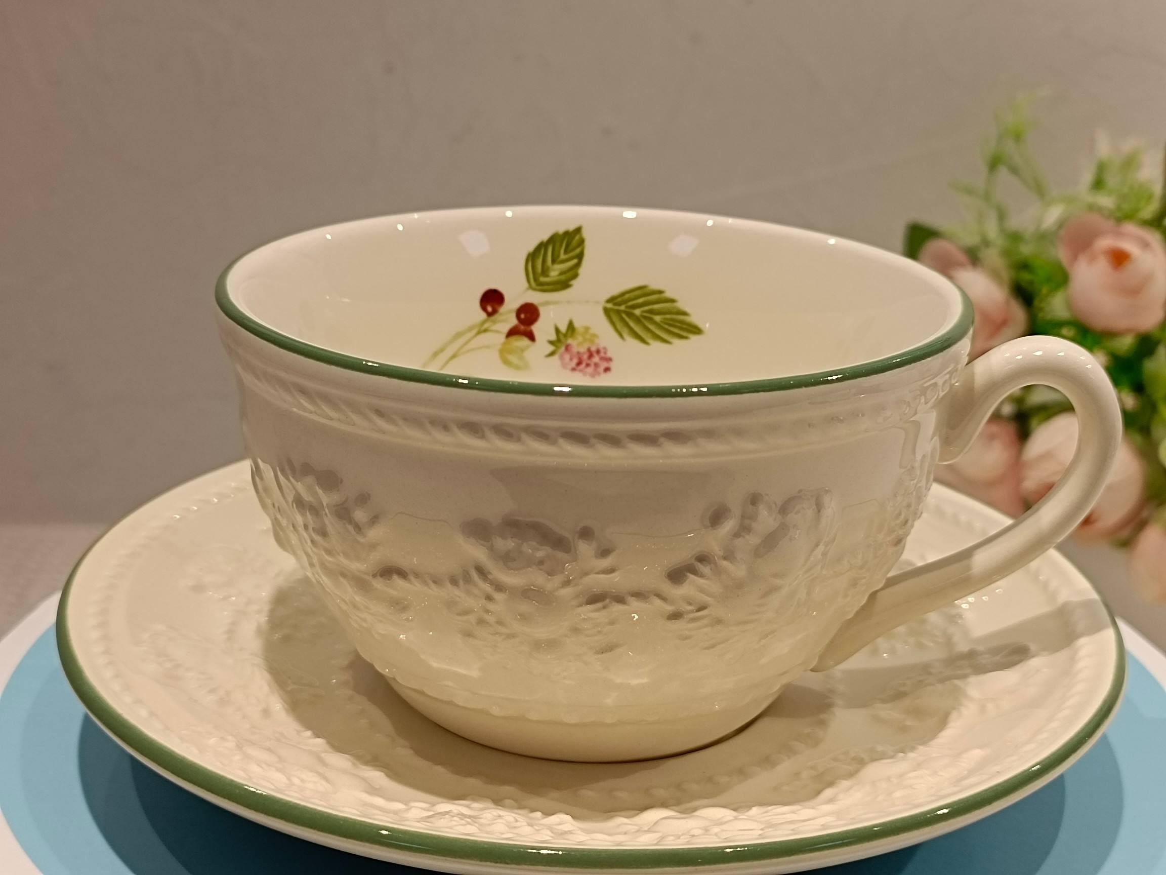 cup and saucer