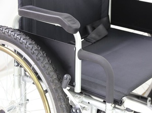 Sedia a rotelle manuale in acciaio con capacità di carico da 250kg con sedile largo 24 \ "resistente industriale per utenti di taglie forti - Product Image 4
