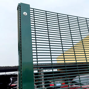 Panel de Seguridad de Malla Transparente Antiescalada 358 Galvanizado en Caliente para Aeropuertos, Prisiones y Ferrocarriles - Product Image 1