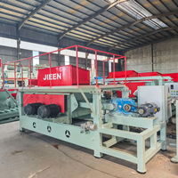 Machine à copeaux de bois à quatre têtes de coupe pour la fabrication de litière en copeaux de bois à haute capacité pour chevaux, volailles et bétail commercial