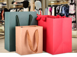 Sac fourre-tout en carton kraft durable personnalisé Xinrunjin avec fermeture magnétique et ruban pour l'emballage promotionnel de vêtements - Product Image 2