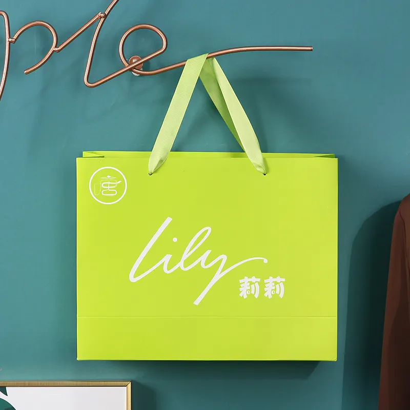 Bolsas de regalo de papel con impresión personalizada para mujer, bolsas de papel con logotipo, zapatos, ropa, compras, con mango, venta al por mayor