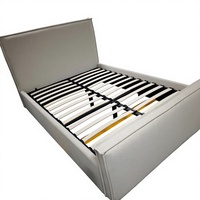 Lit rembourré moderne et confortable avec rangement hydraulique, cadre en métal, tissu doux, lattes courbées pour matelas King Size